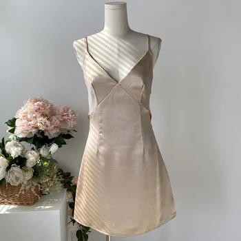Zahraničný obchod pôvodného jednotného dovolenku v štýle high-grade farbou textúra dizajn zmysel obväz backless sexy A-line šaty Obrázok