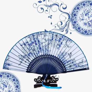 Čínsky Vintage Štýl Skladania Ventilátor Drevené Modré A Biele Porcelánové Mužov A Žien v Letnej Pohode Klasická Party Dance Starobylé Obrázok