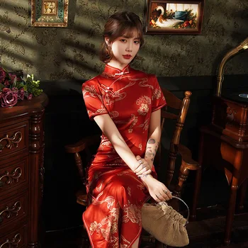 Červená Vylepšená Verzia Cheongsam Mladých Temperament Dievča Starého Šanghaja Retro Sexy Štrbinou Čínske Svadobné Qipao Šaty pre Ženy Obrázok